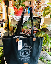 Boutique bag display